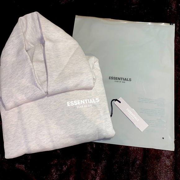 ✅ SOLD (23) NWT UNISEX Fear of God Essentials OATMEAL or OFF WHITE Small - Picture 3 of 5